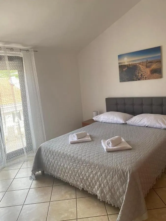Studio Apartments M&N Trogir